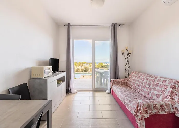 Apartment In With Swimming Pool And Sea View *