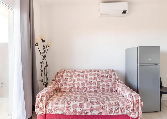 In With Swimming Pool And Sea View