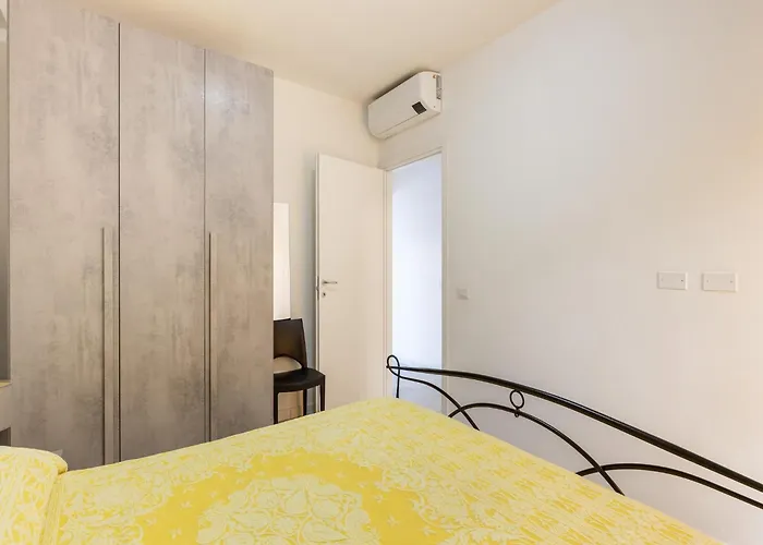 Apartment In With Swimming Pool And Sea View Daire *