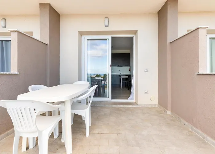 In With Swimming Pool And Sea View *